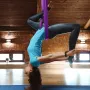 VEVOR Aerial Silk & Yoga Swing, 8.7 Yards, Aerial Yoga Hammock Kit with 100gsm Nylon Fabric, Full Rigging Hardware & Easy Set-up